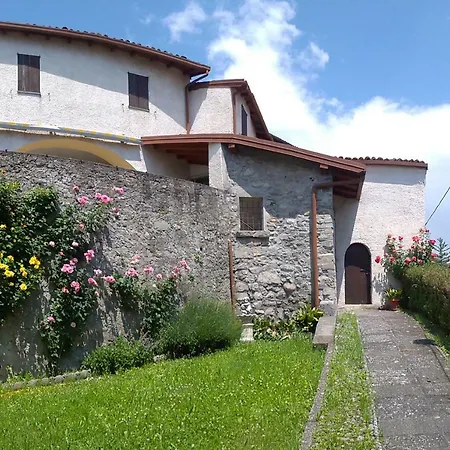 Casa Lucia Nyaraló Solto Collina
